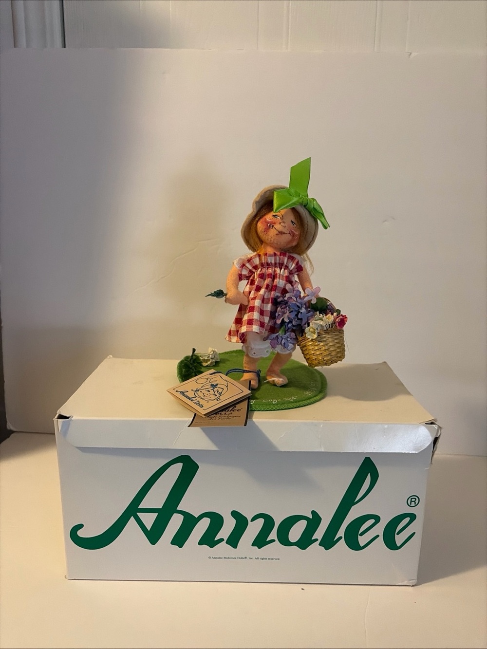 Vintage Annalee Mobilitee Dolls 1996 Little Mae Flowers Logo Kid Wired Doll
